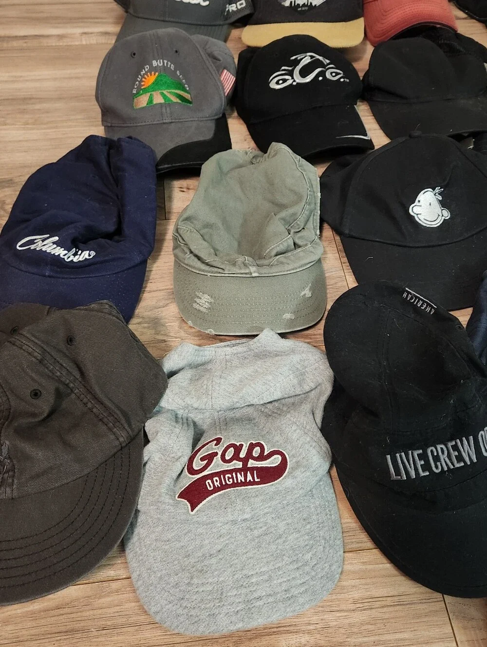24 LOT of Mens Baseball Hats Random